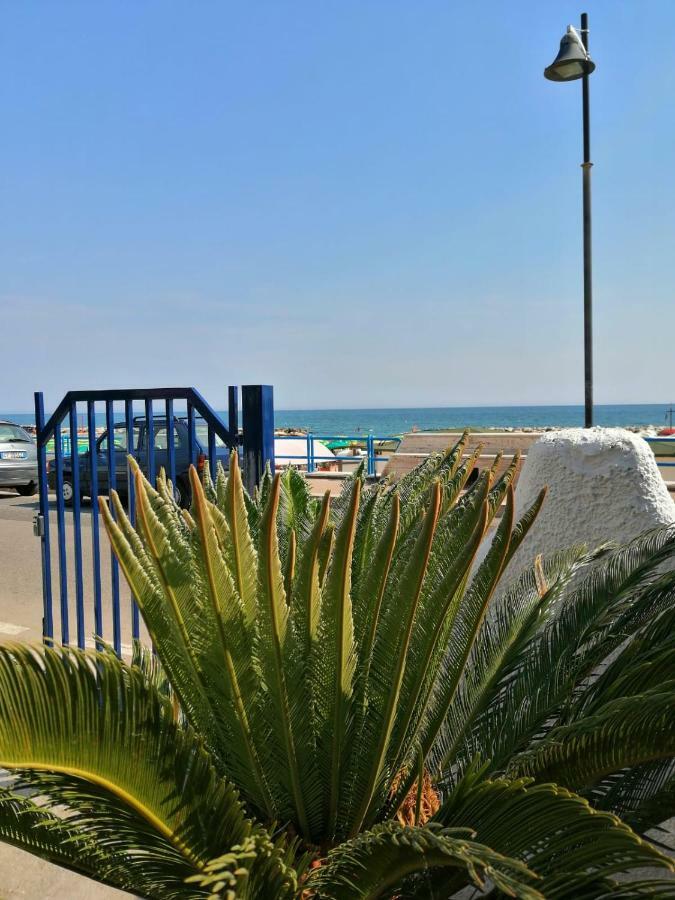 Monolocale Tirreno Studio Seafront フォルミア エクステリア 写真